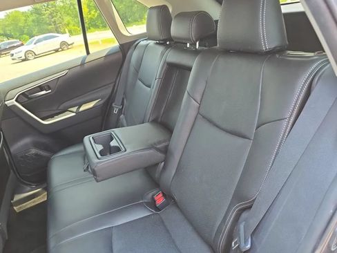 Used 2020 Toyota RAV4 XLE FWD image 40