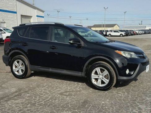 Used 2013 Toyota RAV4 XLE image 2