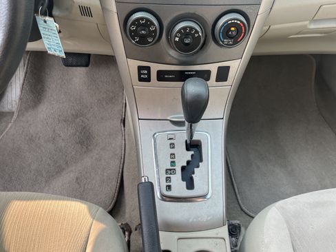 Used 2012 Toyota Corolla LE FWD image 14