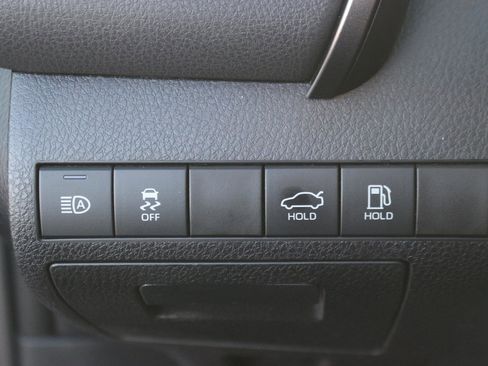 Used 2020 Toyota Camry XSE image 31