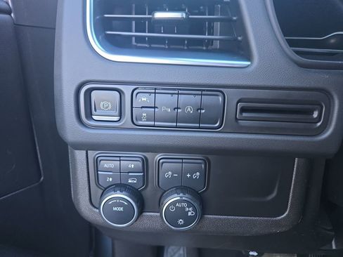 Used 2023 Chevrolet Suburban RST image 20