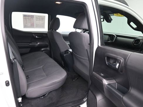 Used 2019 Toyota Tacoma TRD Off-Road AWD/4WD image 12