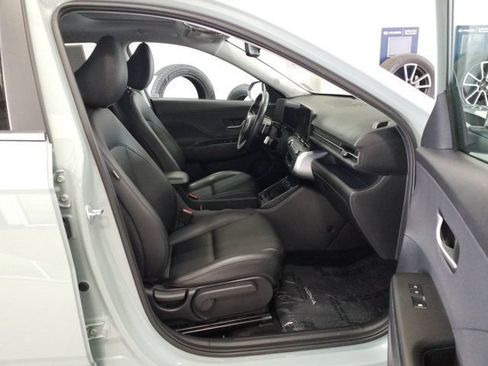 Certified 2024 Hyundai Kona Limited FWD image 17
