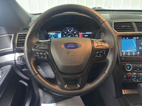 Certified 2017 Ford Explorer XLT w/ Equipment Group 202A image 3