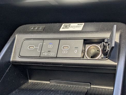Used 2024 Hyundai Kona Limited FWD image 26