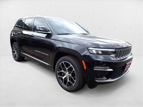 New 2025 Jeep Grand Cherokee Summit image 6