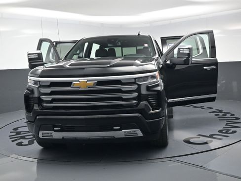 Certified 2024 Chevrolet Silverado 1500 High Country w/ High Country Premium Package image 24