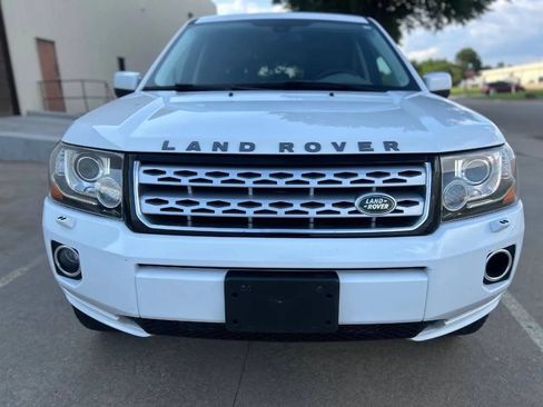 Used 2014 Land Rover LR2 HSE AWD/4WD image 3
