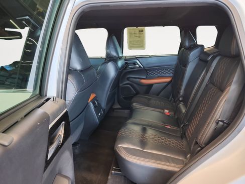 Used 2023 Mitsubishi Outlander SEL FWD image 23