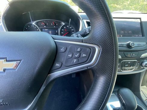 Used 2023 Chevrolet Equinox LT FWD image 16