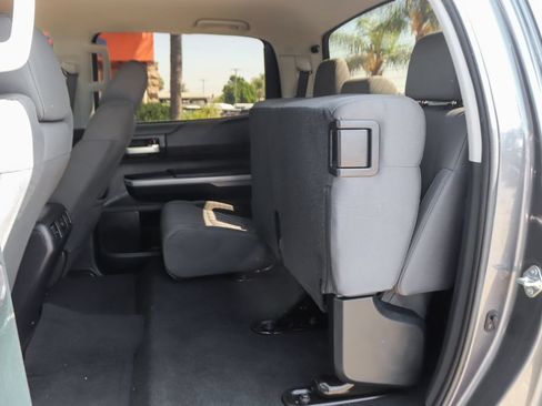 Used 2018 Toyota Tundra SR5 w/ SR5 Upgrade Package AWD/4WD image 35