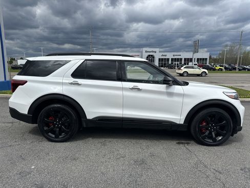 Used 2024 Ford Explorer ST w/ Equipment Group 401A AWD/4WD image 16