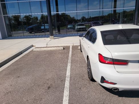 Used 2019 BMW 330i Sedan RWD image 7