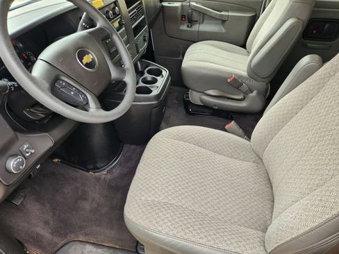 Used 2025 Chevrolet Express 3500 LS RWD image 4