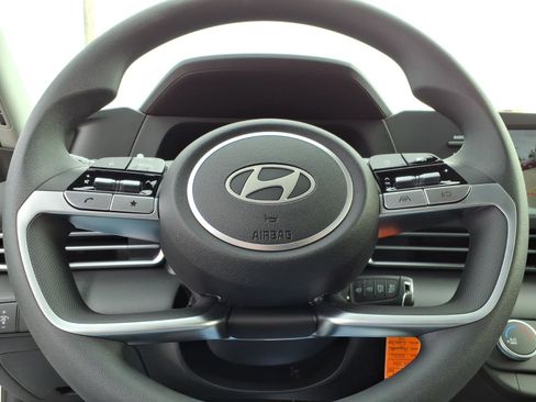 New 2026 Hyundai Elantra SE image 12