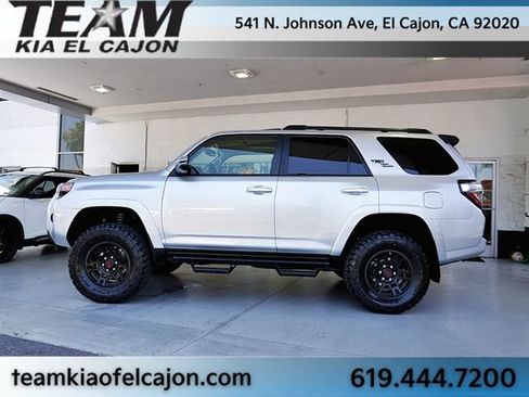 Used 2018 Toyota 4Runner TRD Off-Road Premium AWD/4WD image 6