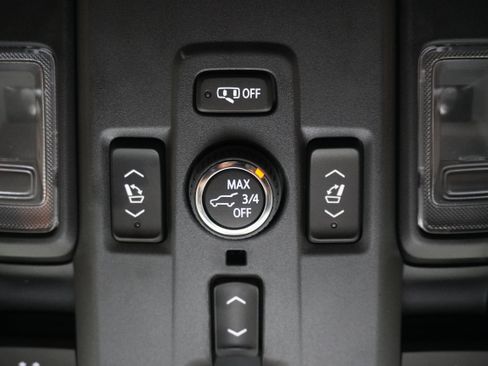 Used 2025 GMC Yukon Denali Ultimate image 34