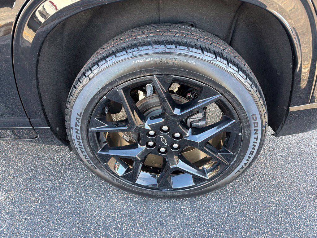 Used 2024 Chevrolet Traverse RS w/ LPO, Floor Liner Package AWD/4WD image 4