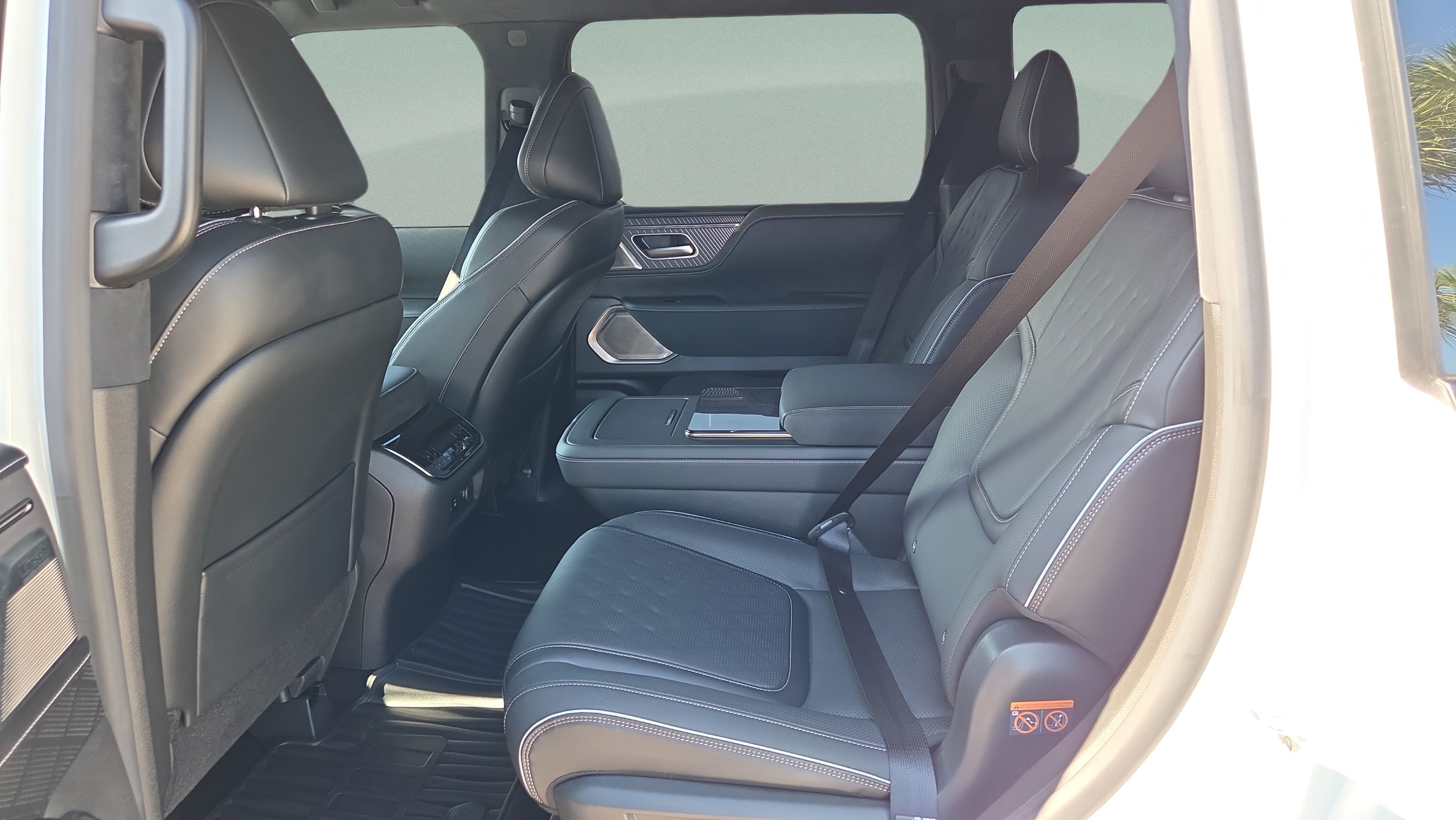 Used 2026 INFINITI QX80 Autograph w/ Premium Cargo Package AWD/4WD image 17