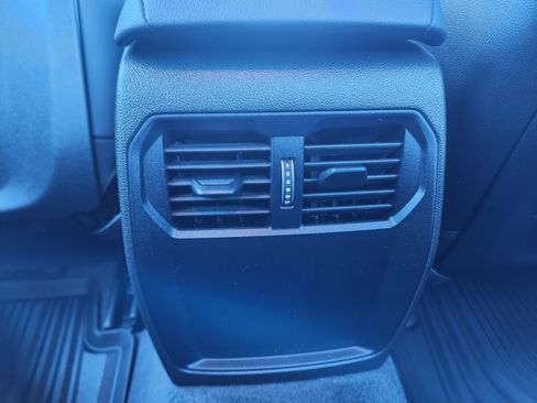 Used 2024 BMW 230i xDrive Coupe w/ Convenience Package image 32