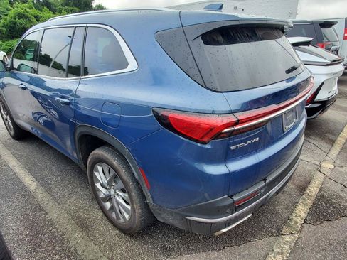 Used 2025 Buick Enclave Preferred w/ Power Package FWD image 9