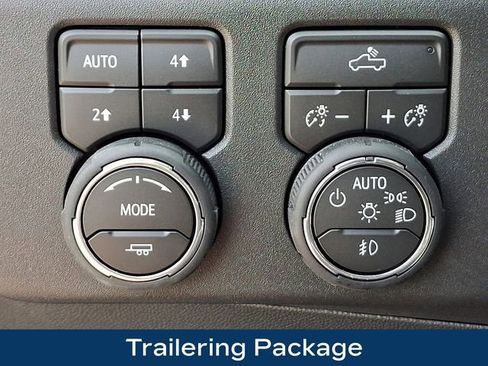 Used 2026 Chevrolet Silverado 1500 LT Trail Boss w/ Dark Appearance Package AWD/4WD image 9