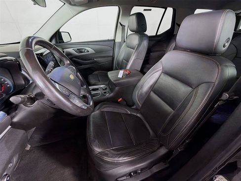 Used 2020 Chevrolet Traverse LT AWD/4WD image 2