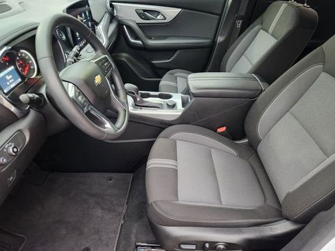 Used 2025 Chevrolet Blazer LT FWD image 9