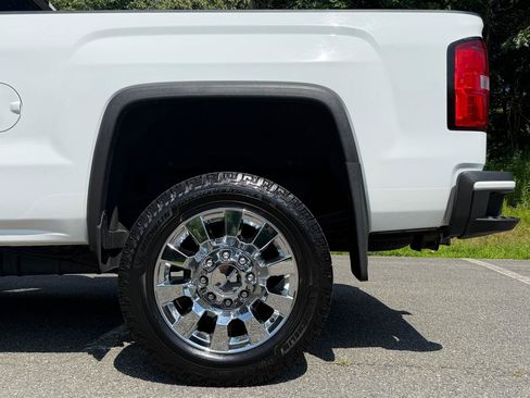 Used 2019 GMC Sierra 2500 Denali w/ LPO, Protection Package AWD/4WD image 9