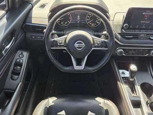 Used 2020 Nissan Altima 2.0 SR FWD image 13