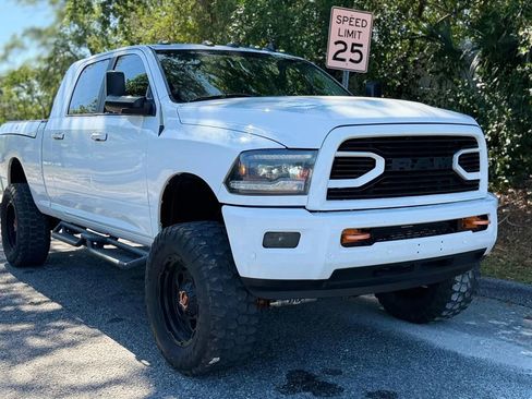Used 2018 RAM 2500 Laramie w/ Sport Appearance Group AWD/4WD image 3