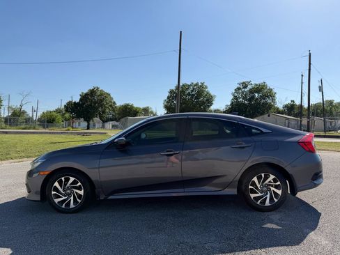 Used 2018 Honda Civic EX image 6