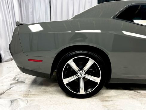 Used 2019 Dodge Challenger SXT image 12