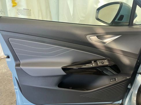 New 2025 Volkswagen ID.4 Pro S Plus image 9