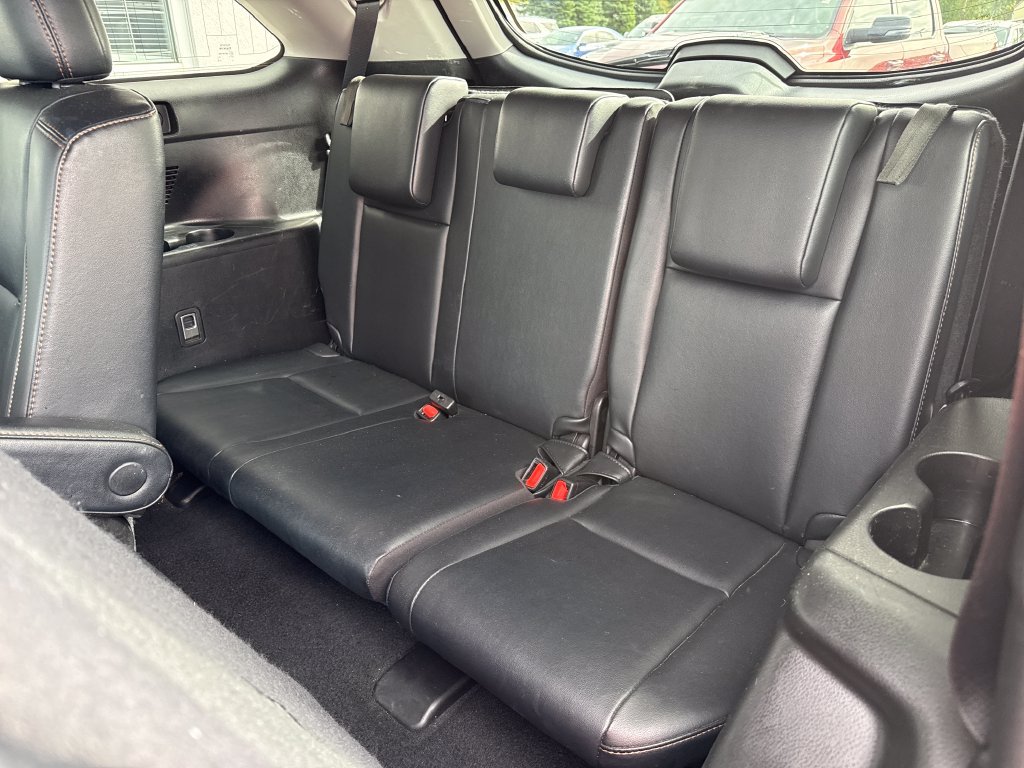 Used 2019 Toyota Highlander XLE AWD/4WD image 18