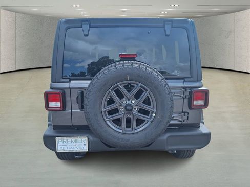 Used 2024 Jeep Wrangler Unlimited Sport AWD/4WD image 4