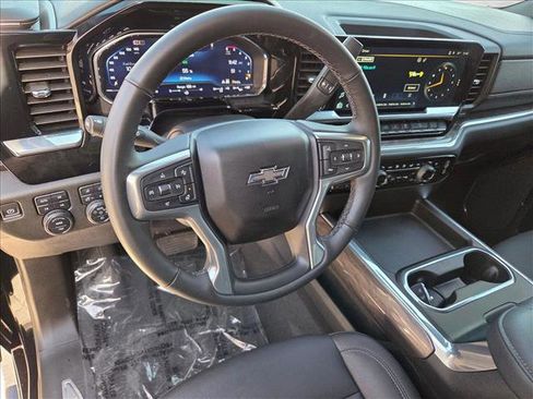 Used 2024 Chevrolet Silverado 2500 LTZ w/ LTZ Plus Package image 10