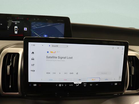 Used 2025 Ford Expedition Active image 11