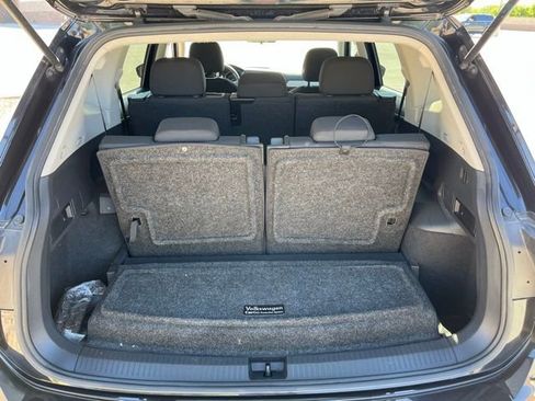 Used 2018 Volkswagen Tiguan S image 13