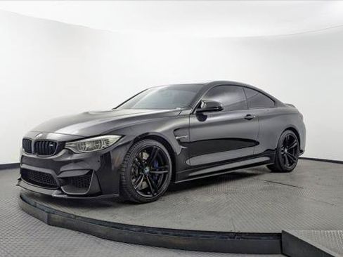 Used 2017 BMW M4 Coupe RWD image 2