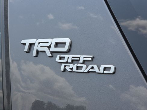 Used 2019 Toyota 4Runner TRD Off-Road AWD/4WD image 4