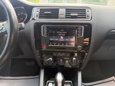 Used 2016 Volkswagen Jetta SEL w/ Lighting Package FWD image 25