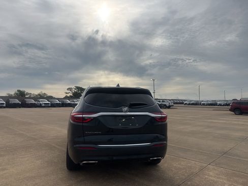 Used 2020 Buick Enclave Avenir w/ Avenir Technology Package FWD image 18