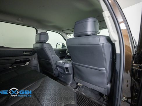 Used 2024 Toyota Tundra Limited AWD/4WD image 36