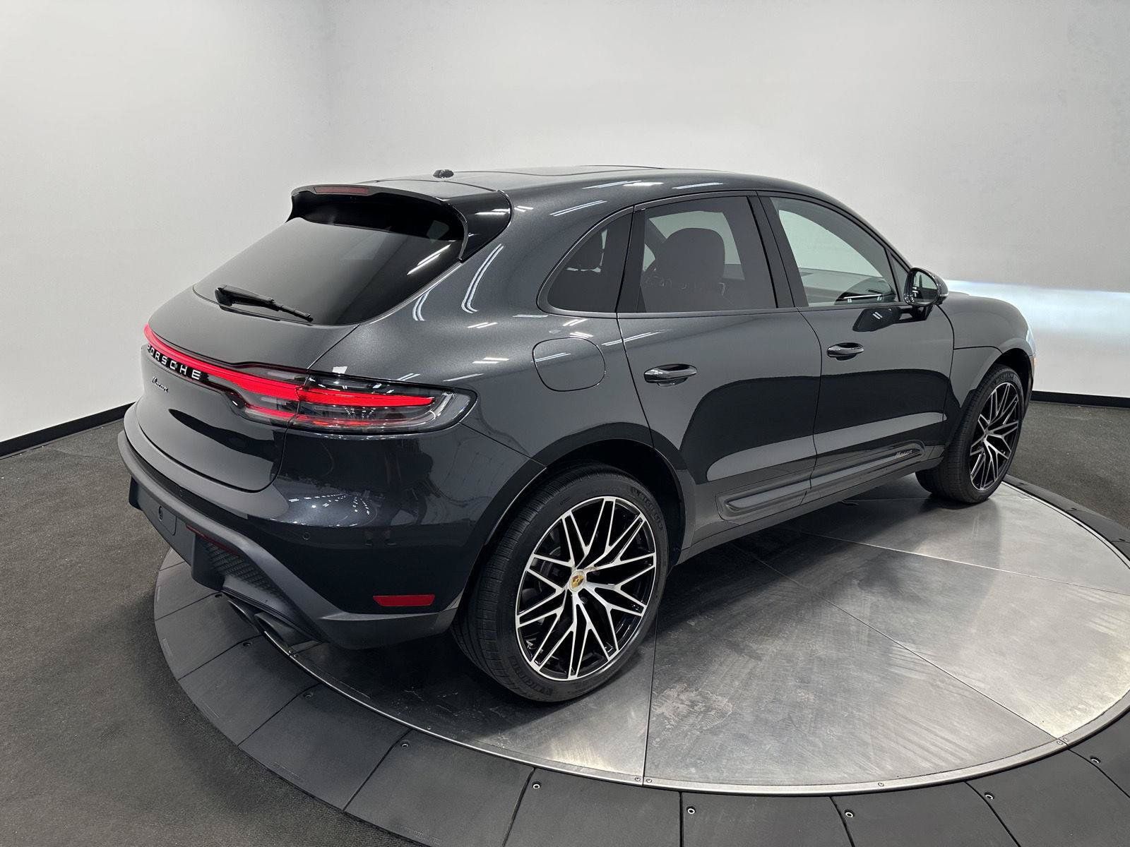 Certified 2026 Porsche Macan AWD/4WD image 6