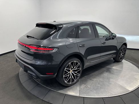 Certified 2026 Porsche Macan AWD/4WD image 6