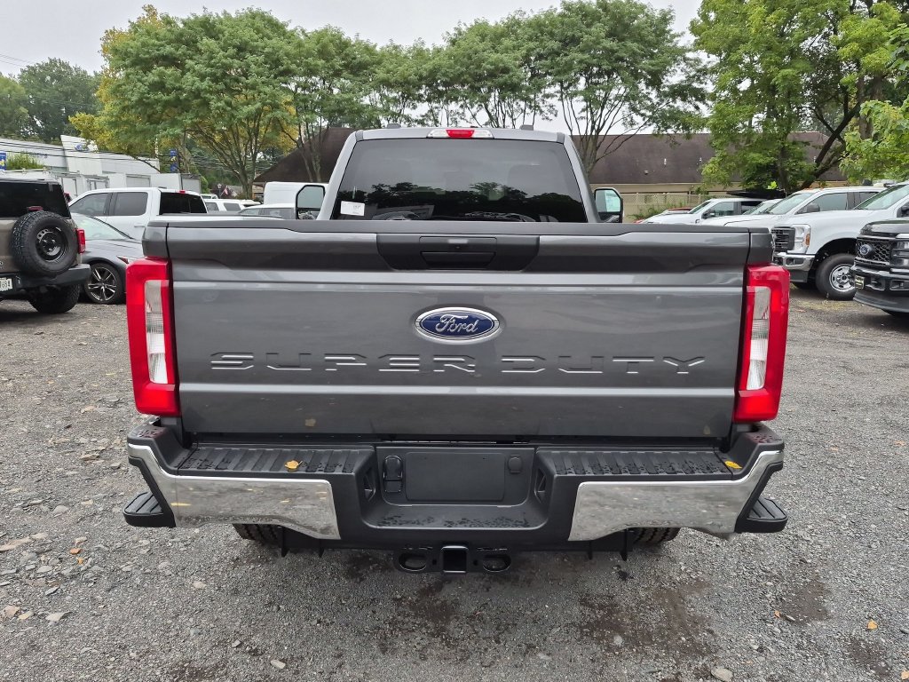 New 2026 Ford F350 XLT w/ FX4 Off-Road Package AWD/4WD image 11