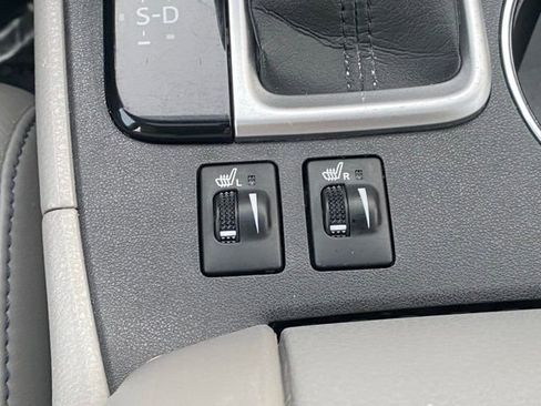 Used 2016 Toyota Highlander XLE image 19