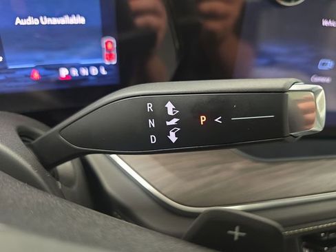 New 2025 Chevrolet Suburban Premier image 18