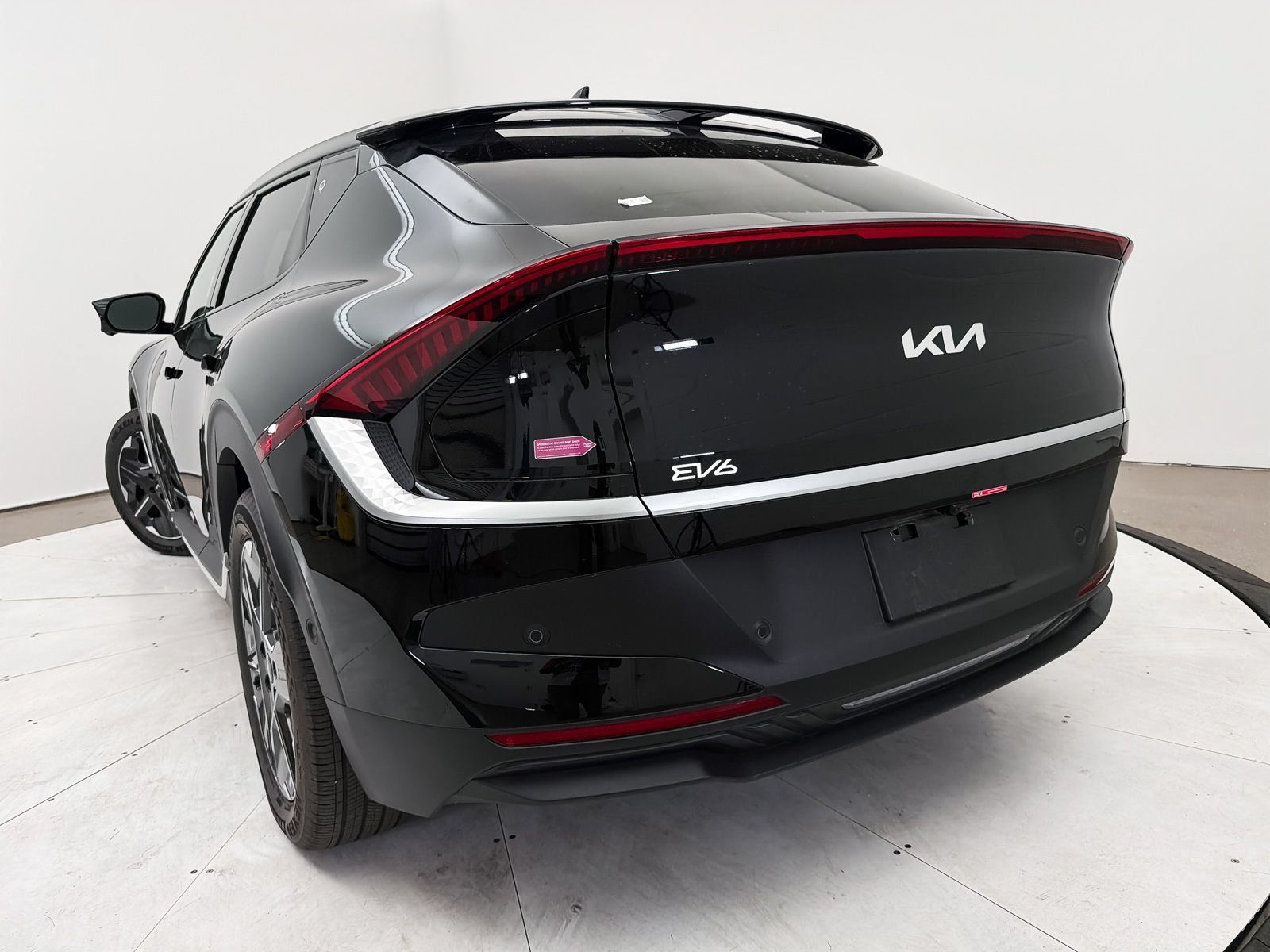 Used 2025 Kia EV6 Light w/ Light LR Technology Package RWD image 9